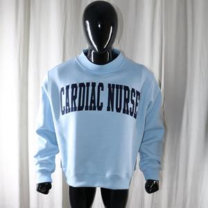 Sudadera de Cuello Alto Color Azul Cielo para Enfermeras Cardíacas, 100% Azul Marino, Sudadera con Apliques Bordados y Cuello Ancho, CLUSH SPORTS - Product Image 3