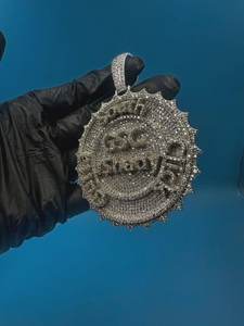 จี้โลโก้ฮิปฮอปสำหรับผู้ชาย ประดับเพชรแบบ Iced Out จี้ตัวอักษรแบบกำหนดเอง เงินแท้ 925 ประดับเพชร VVS มอยส์ซาไนต์ จี้โลโก้ตัวอักษรชื่อ - Product Image 2