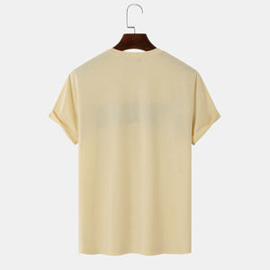 Camiseta de Manga Corta con Cuello Redondo para Hombre, Corte Regular, Informal, Tejida, con Ribete en Contraste, Diseño a Rayas, Beige con Rayas Marrones y Verdes - Product Image 2
