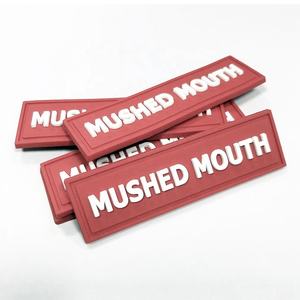 Etiqueta de silicona de transferencia de calor 3D personalizable PVC suave/Parche de goma para prendas en cualquier color/bolsas Rollo cuadrado en relieve personalizado - Product Image 3