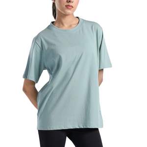 Camiseta Deportiva Casual de Manga Corta y Cuello Redondo para Mujer, Colores Personalizados, Corte Regular, para Gimnasio, Fitness, Yoga, Running, con Logotipo Personalizado e Impresión de Personajes - Product Image 3