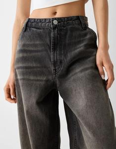 Jean décontracté unisexe à jambe large, coupe droite, délavé moyen, taille mi-haute, en denim tricoté, style streetwear, vente en gros OEM ODM - Product Image 4
