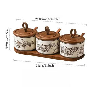 Ensemble de 2 pots à épices en céramique avec couvercle en bois et plateau, motif d'oiseau peint à la main, parfait pour la cuisine et la maison - Product Image 3