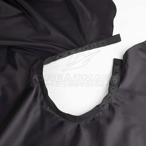 Capa de Barbero Profesional Impermeable para Corte de Cabello, Ajustable, Antiestática, con Logotipo Personalizado - Product Image 6