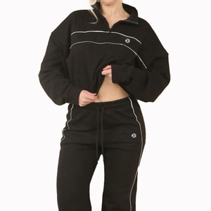 Nuevo Conjunto Deportivo de Alta Calidad al por Mayor para Mujer, Top Corto, Sudadera Personalizada Lisa y Pantalones Deportivos con Ribete en Contraste - Product Image 2