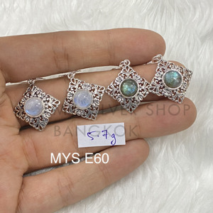 Prêt à expédier : Boucles d'oreilles pendantes en argent sterling 925 avec cabochon en pierre de lune, en stock, faible MOQ - Product Image 1