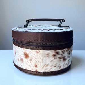 Vintage Cowhide Jewelry Case with Zipper Closure Durable Storage <b>Box</b> for Travel and Home Use - Product Image 4