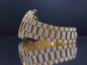 Reloj Moderno de Acero Inoxidable con Esfera de Cuarzo Moissanite VVs Clarity y Movimiento ETA, con un Toque de Lujo para Negocios y Viajes - Product Image 5