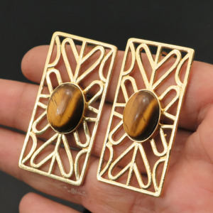 Boucles d'oreilles clous plaquées or 18 carats faites à la main avec pierre précieuse naturelle Œil de tigre |   Bijoux de luxe pour femmes - Cadeau pour elle - Product Image 3