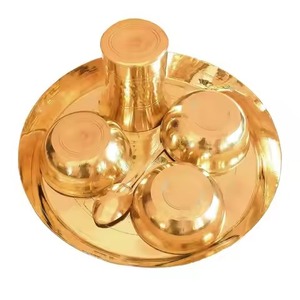 Service de table traditionnel indien en laiton de designer – Assiettes, bols, cuillères, tasses – Vaisselle en gros pour hôtels et restaurants - Product Image 1