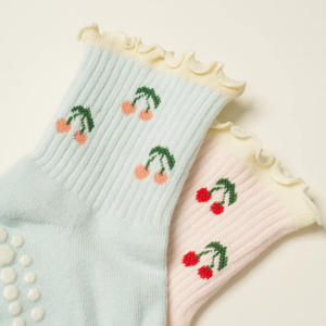 Chaussettes antidérapantes en coton à volants JZVINA avec motifs cerises mignons pour filles et femmes, idéales pour le yoga et le Pilates en intérieur (vente en gros) - Product Image 3