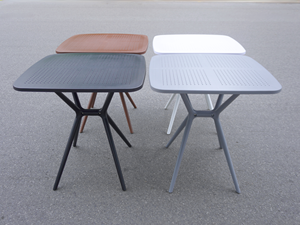Mesa de Bistró Cuadrada Perforada de Resina para Todo Clima MN04 con Estructura Metálica |   Escritorio de Exterior Moderno Antideslizante y Resistente para Cafetería - Product Image 4