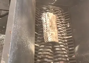 Trituradora de Metal Semiautomática de Doble Eje Más Vendida con Motor de 80 HP para Trituración de Radiadores de Aluminio y Cobre - Product Image 4