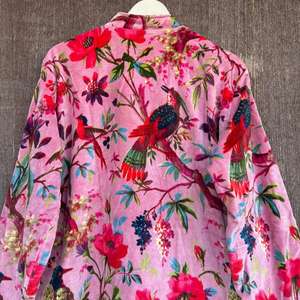 Veste matelassée en velours à imprimé floral rose, manteau bohème fait main - Product Image 5