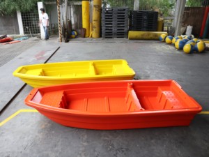 Bateau de travail en polyéthylène 2,6 m orange jaune, compatible avec moteur hors-bord - Product Image 3