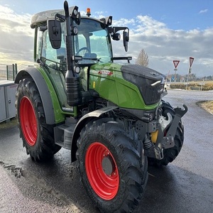 Experimente la agricultura de calidad superior con el tractor Fendt 700 Vario 210 4WD equipado con un eficiente motor diésel y transmisión por engranajes. - Product Image 4