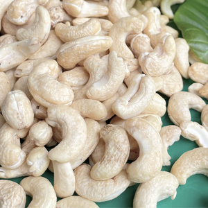 เม็ดมะม่วงหิมพานต์ W180 จากโรงงานโดยตรง เม็ดมะม่วงหิมพานต์แบบขายส่ง บรรจุภัณฑ์ตามสั่ง จากซานติโก - Product Image 1