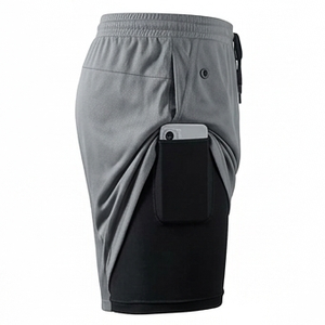 Algunos estilos incluyen mezclas de poliéster y elastano para mayor elasticidad y un forro interior para mayor comodidad y cobertura. Trajes de baño para hombre. - Product Image 3