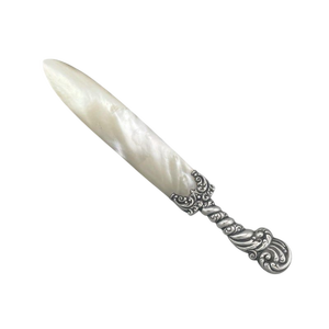 Cuchillo para Mantequilla de Latón Hecho a Mano con Acabado Antiguo y Aspecto Premium, Esparcidor de Metal de Primera Calidad, Decoración de Mesa para una Experiencia Gastronómica de Lujo - Product Image 1