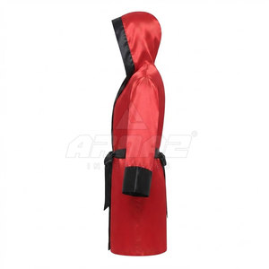 Batas de boxeo a precio económico con construcción de satén, detalles personalizados y ajuste cómodo para sesiones de entrenamiento. - Product Image 4
