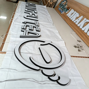 Panneau LED d'extérieur en acrylique et acier inoxydable, rétroéclairé et lumineux, avec mini logo et police lumineuse, pour enseigne de magasin, blanc chaud 2700K, facile à installer - Product Image 3