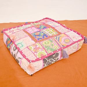 Cojines de suelo bohemios Funda de cojín decorativa Sari Patchwork Cojín - Product Image 1