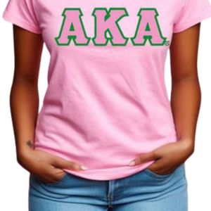T-shirt rose à manches courtes pour femme avec patch lettre en chenille verte, col rond décontracté, en coton, mode estivale, doux et confortable pour le quotidien - Product Image 4