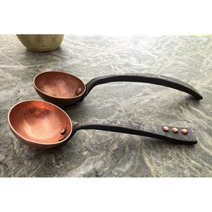 Ensemble de cuillères à mesurer portables en cuivre, forgées à la main, avec long manche, outils de cuisine durables - Product Image 1