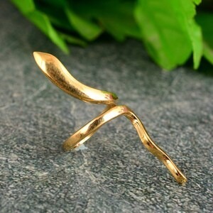 Trendy Design Snake Wrap Brass <b>Ring</b> Adjustable <b>Statement</b> Serpent <b>Ring</b> 18k Gold Plated Minimalist Wrap <b>Ring</b> For Wholesale/OEM/ODM - Product Image 3