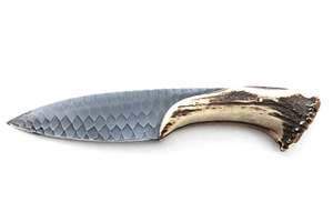 Couteau utilitaire d'extérieur artisanal en acier forgé au carbone, motif écaille de dragon, manche en corne de cerf, outil de travail manuel - Product Image 3