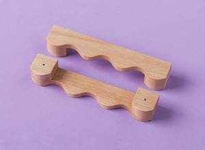 Tirador de Mueble Curvo de Madera de Lujo, Herraje de Gabinete de Roble, Tirador de Cajón con Textura Ondulada, Tirador de Armario de Madera Natural, Estilo Rústico Moderno - Product Image 2