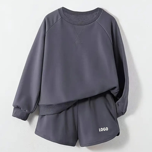 Conjunto de Sudadera y Pantalones Cortos Deportivos Unisex de Color Sólido, Cuello Redondo, Manga Larga, Ropa Casual de Otoño, Conjunto de 2 Piezas - Product Image 1