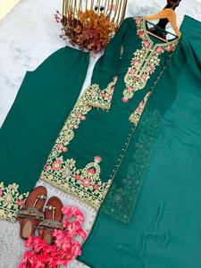Ensemble Anarkali prêt-à-porter entièrement brodé avec haut, pantalon palazzo, dupatta, manches fantaisie, bordure Latkan, design de créateur, en tissu lourd imitation - Product Image 1