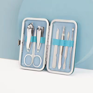 Kit d'outils de manucure et pédicure professionnels de luxe en acier inoxydable 8 en 1 avec poignées confortables antidérapantes, durables et portables - Product Image 2