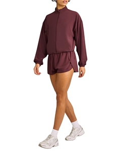 Veste coupe-vent légère et respirante pour femme, résistante à l'eau, avec fermeture éclair intégrale, col montant, fentes dorsales, coupe ample et ourlet à cordon de serrage - Product Image 3