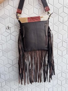 กระเป๋าหนังวัวแท้แฟชั่นขายส่ง งานแกะสลักลายมือ กระเป๋าสะพายข้างสไตล์โบฮีเมียน กระเป๋าขายดีสำหรับผู้หญิง ใช้งานได้หลากหลาย - Product Image 3