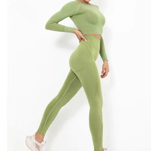 Conjunto de Top Corto y Leggings de Yoga sin Costuras para Mujer, Color Verde Sólido, Cuello Redondo, Manga Larga, Cintura Alta, Ropa Deportiva para Yoga - Product Image 3
