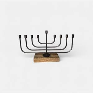 Support à bougies Menorah horizontal en bois, présentoir multi-gobelets, accent décoratif moderne, idéal pour console ou table à manger - Product Image 1