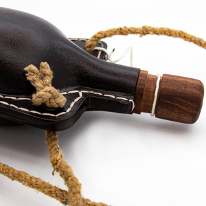 Gourde médiévale de haute qualité en cuir de vache véritable, fabriquée à la main, gourde historique en cuir pour boisson - Product Image 4