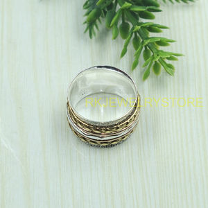 Anillo Giratorio Hecho a Mano de Plata, Latón y Cobre, Anillo de Meditación de Banda Ancha con Patrón Texturizado, Joyería para Aliviar la Ansiedad, Regalo Unisex para Ella y Él - Product Image 6