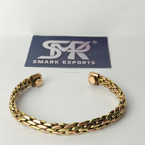 Elegante pulsera magnética de cobre para hombres y mujeres, atractivo atemporal y brazaletes de moda para aliviar el dolor, accesorio de estilo clásico - Product Image 3