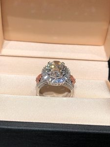 Anillo de Oro Blanco de 10K con Diseño Floral y Diamantes CVD de Corte Ovalado de 3.00CT para Mujer, Ideal para Compromisos, Bodas y Fiestas - Product Image 4