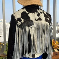 Chaqueta de Cuero de Vaca con Diseño de Pelo Natural Hecha a Mano Personalizada para Mujer, Chaqueta de Motociclista de Alta Calidad con Flecos de Inspiración Occidental