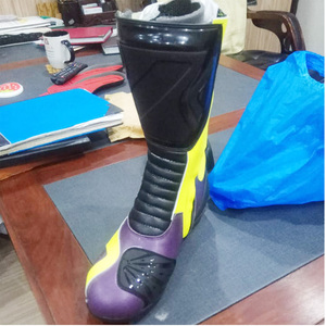 Bottes de moto en cuir pour hommes, design unique et tendance, qualité supérieure, doublure en mesh respirant, style course, ventilées, blanches - Product Image 3