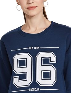 เสื้อสเวตเชิ้ตคอกลมโอเวอร์ไซส์สำหรับผู้หญิง ผ้าฝ้าย 100% สีกรมท่า พิมพ์ลายโลโก้ด้านหน้า 96 แขนเสื้อปกติ สวมใส่สบายๆ ในฤดูใบไม้ร่วง - Product Image 4