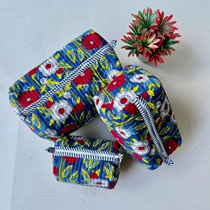 Floral Quilted Cosmetic Organizer with Zipper Closure Multi-Function Makeup Pouches Vintage Style Toiletry Bag Large Capacity - Product Image 4