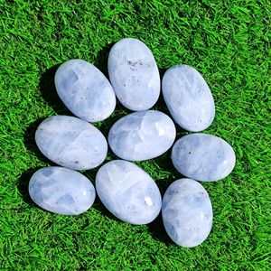 Piedra de Calcita Azul Natural Chakralume, Ovalada, Pulida a Mano, para Meditación, Reiki, Terapia de Energía de Chakras - Product Image 3