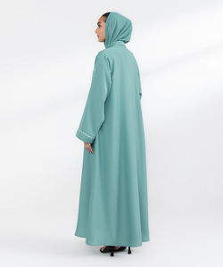Abayas classiques et modestes pour femmes, abayas à texture lisse, robes abayas élégantes et modestes pour femmes. - Product Image 3