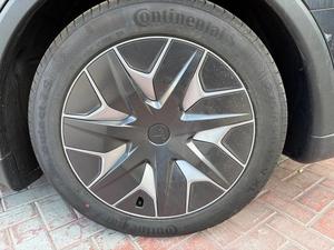 2025 Tesla Model Y Juniper Voiture Électrique Quatre Roues - Product Image 6