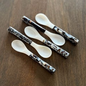 Ensemble de couverts en résine : cuillère, fourchette, couteau – Vaisselle de table et de service pour la cuisine – Décoration élégante - Product Image 4